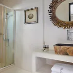 5 Bedroom With Pool, Sunset Views, Direct Access To The Sea Villa