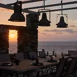 5 Bedroom With Pool, Sunset Views, Direct Access To The Sea *