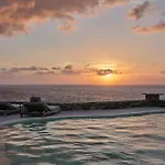 Villa 5 Bedroom With Pool, Sunset Views, Direct Access To The Sea *