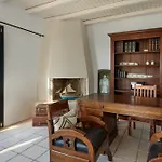 5 Bedroom With Pool, Sunset Views, Direct Access To The Sea Villa