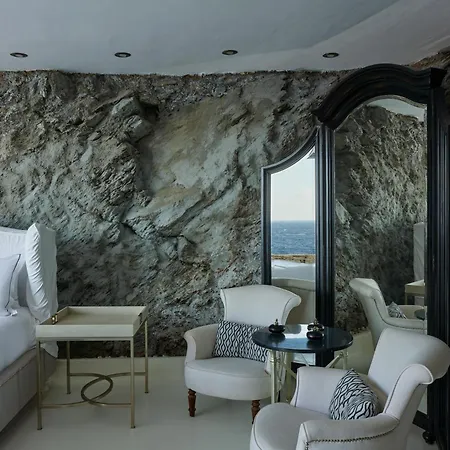 5 Bedroom With Pool, Sunset Views, Direct Access To The Sea