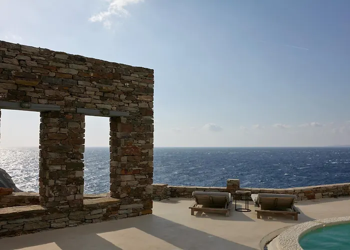 5 Bedroom With Pool, Sunset Views, Direct Access To The Sea Villa *